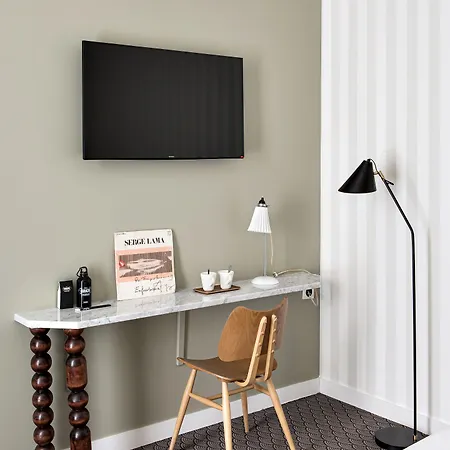 Paradis Παρίσι